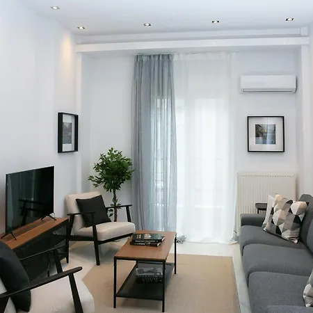 Spacious Luminous Apartament