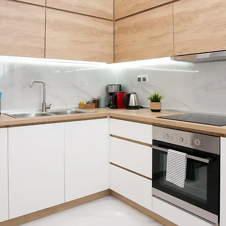 Spacious Luminous Апартаменты